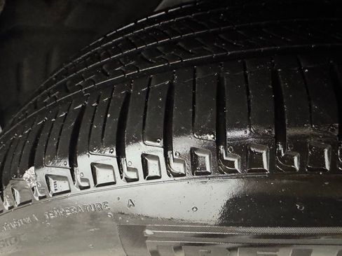 New 2025 Lincoln Nautilus Premier w/ Equipment Group 102A image 14