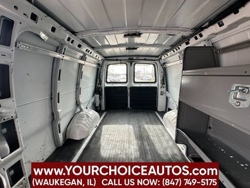 Used 2017 Chevrolet Express 2500 Extended RWD image 22