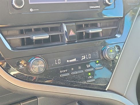 Used 2023 Toyota Camry SE image 26