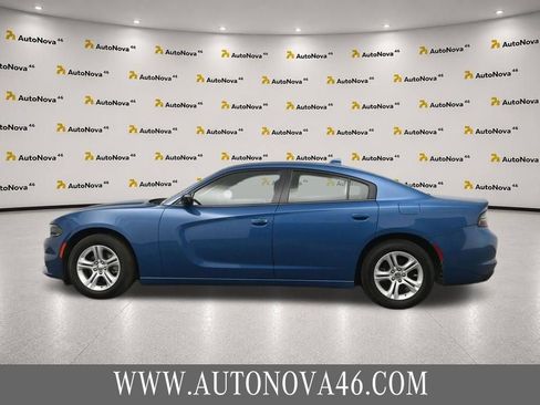 Used 2023 Dodge Charger SXT RWD image 3