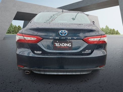 Used 2018 Toyota Camry XLE image 5