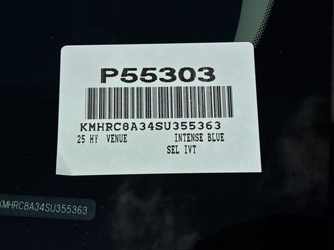 Used 2025 Hyundai Venue SEL FWD image 30
