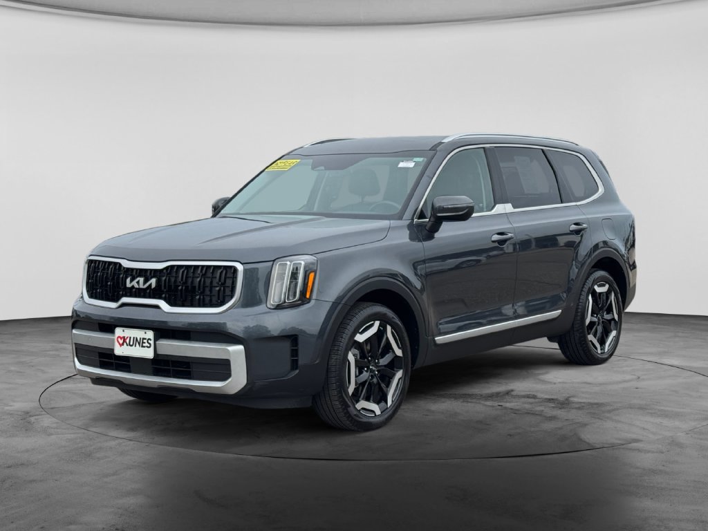 Used 2024 Kia Telluride EX w/ EX Captain's Chair Package AWD/4WD image 4