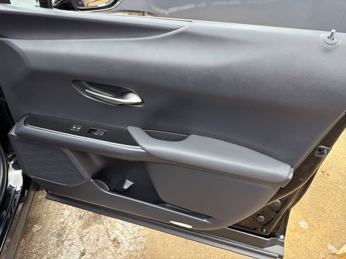 Used 2019 Lexus UX 250h image 26