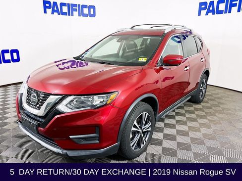 Used 2019 Nissan Rogue SV w/ Sun & Sound Touring Package AWD/4WD image 4