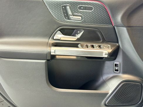 Certified 2025 Mercedes-Benz GLB 250 image 17