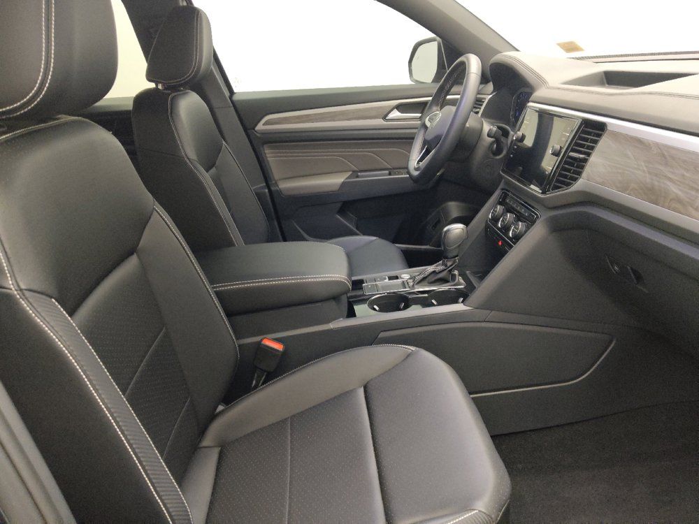 Used 2023 Volkswagen Atlas Cross Sport SE w/ Black Wheel Package FWD image 21