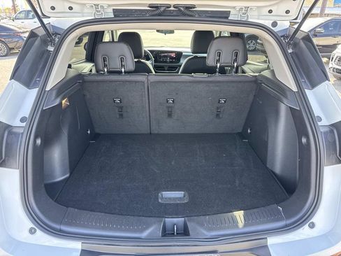 Certified 2025 Buick Encore GX Preferred image 8