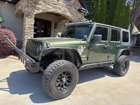 Used 2008 Jeep Wrangler Unlimited Sahara AWD/4WD image 2