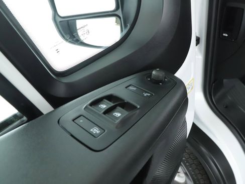 Used 2023 RAM ProMaster 2500 w/ Driver Convenience Group image 5