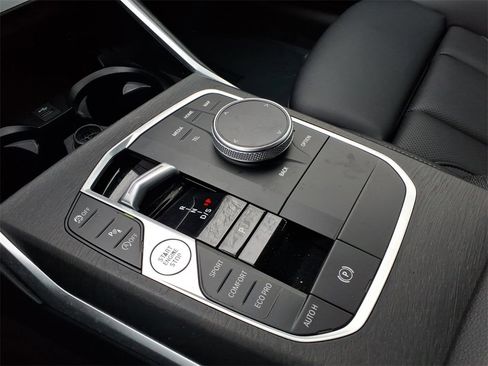 Used 2024 BMW 330i xDrive Sedan w/ Convenience Package image 15