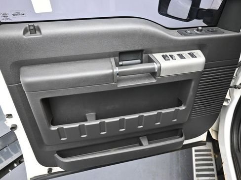 Used 2015 Ford F250 Lariat w/ Lariat Ultimate Package image 9