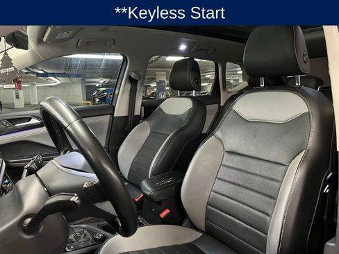 Used 2023 Volkswagen Taos SEL AWD/4WD image 19