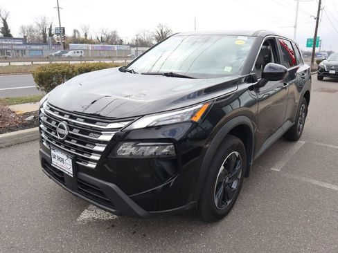 Certified 2025 Nissan Rogue SV AWD/4WD image 9