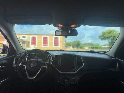 Used 2018 Jeep Cherokee Latitude Plus image 6