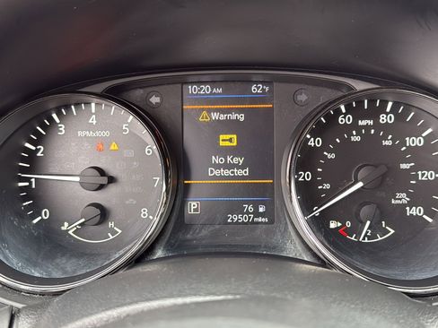 Used 2020 Nissan Rogue SV image 8