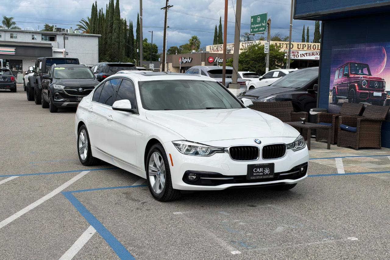 Used 2018 BMW 330i Sedan w/ Convenience Package RWD image 4