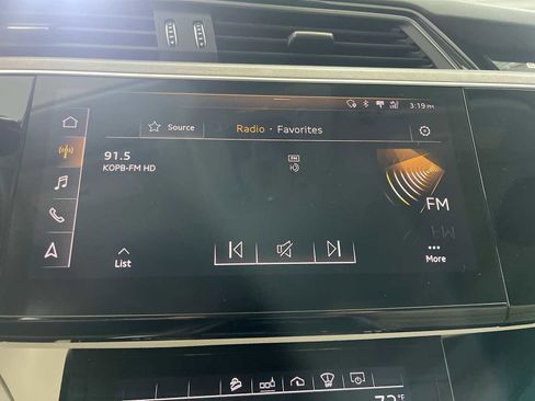 Used 2019 Audi e-tron Prestige image 18