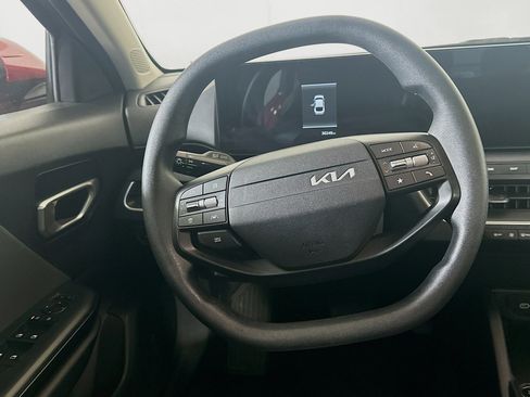 Used 2025 Kia K4 LXS image 18