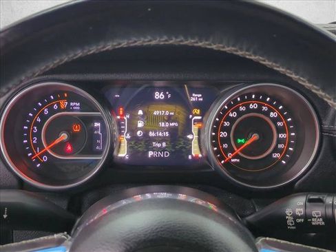 Used 2018 Jeep Wrangler Unlimited Sahara AWD/4WD image 11