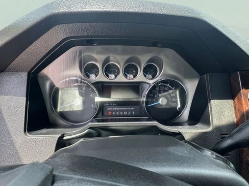 Used 2015 Ford F250 Lariat image 29