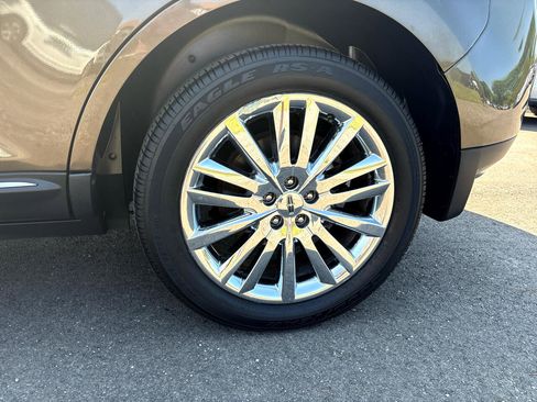 Used 2011 Lincoln MKX AWD w/ 102A Rapid Spec Order Code image 24