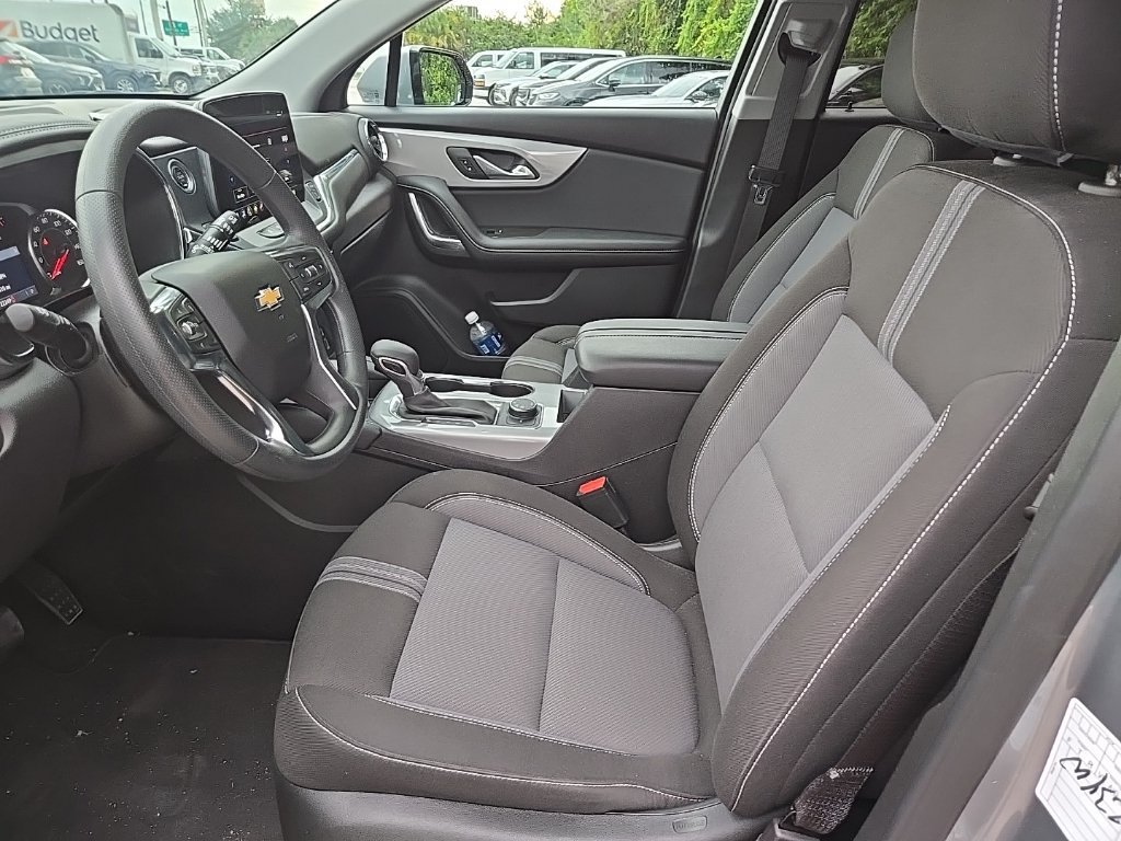 Used 2025 Chevrolet Blazer LT AWD/4WD image 3
