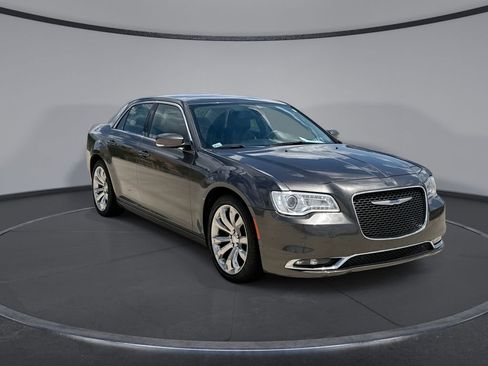 Used 2019 Chrysler 300 Touring L w/ Quick Order Package 22F RWD image 12