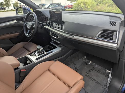 Certified 2025 Audi Q5 2.0T Premium w/ Convenience Plus Package image 14