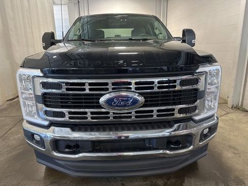 Used 2025 Ford F250 XLT image 2