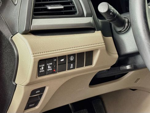 Certified 2024 Honda Odyssey EX-L image 10