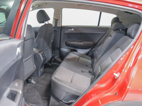 Used 2020 Kia Sportage LX image 4