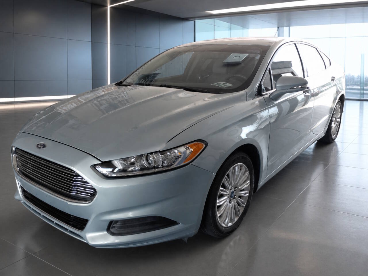 Used 2013 Ford Fusion SE FWD image 1