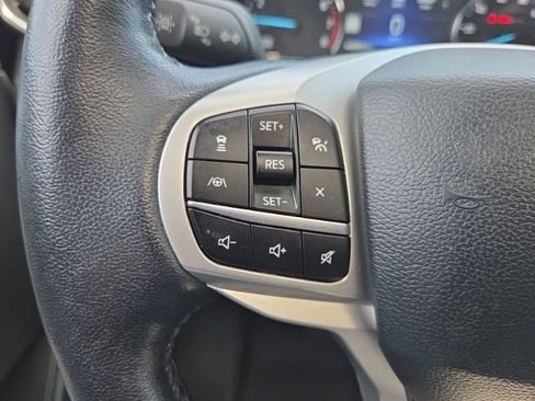 Used 2023 Ford Explorer XLT w/ Equipment Group 202A AWD/4WD image 33