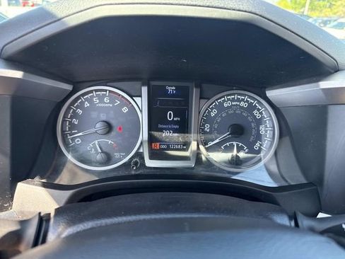 Used 2016 Toyota Tacoma SR5 w/ SR5 Appearance Package (SN) AWD/4WD image 38