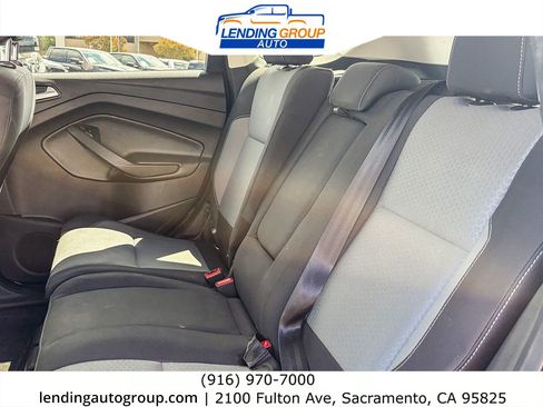 Used 2018 Ford Escape SE w/ SE Sync 3 Package AWD/4WD image 17