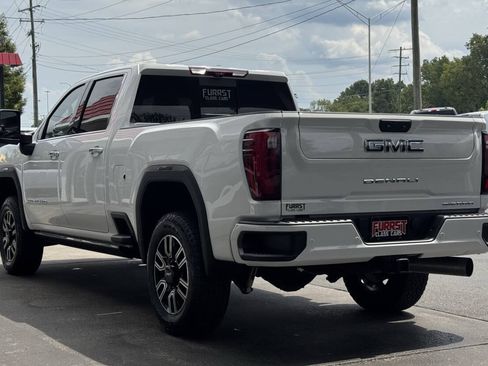 Used 2024 GMC Sierra 2500 Denali Ultimate AWD/4WD image 5