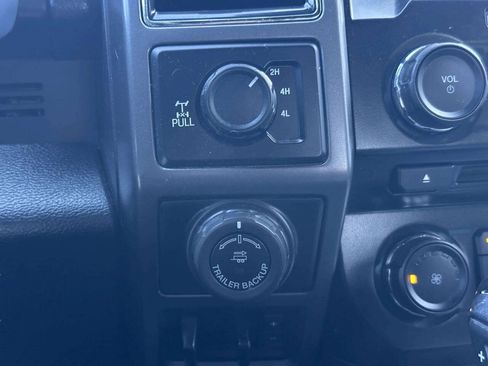 Used 2017 Ford F150 XLT w/ Equipment Group 302A Luxury AWD/4WD image 34