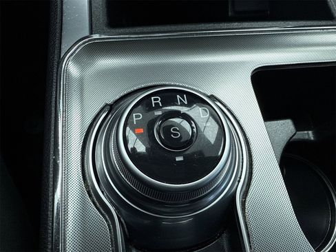 Used 2024 Ford Edge Titanium image 25