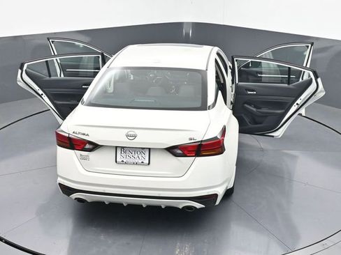 Used 2025 Nissan Altima 2.5 SL FWD image 48