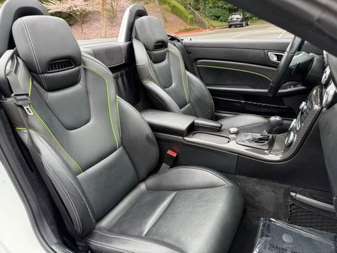 Used 2015 Mercedes-Benz SLK 350 image 25