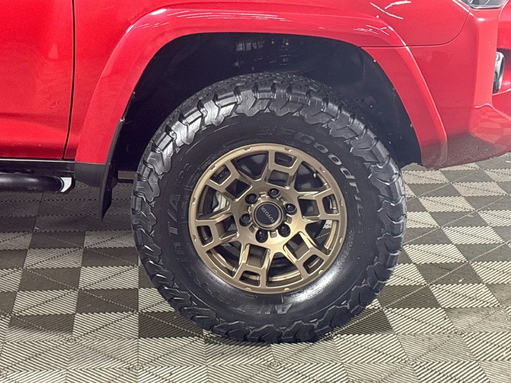 Used 2023 Toyota 4Runner 40th Anniversary SE AWD/4WD image 24
