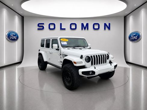 Used 2021 Jeep Wrangler Unlimited Sahara AWD/4WD image 3
