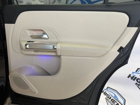 Used 2021 Mercedes-Benz GLB 250 4MATIC w/ Premium Package image 25