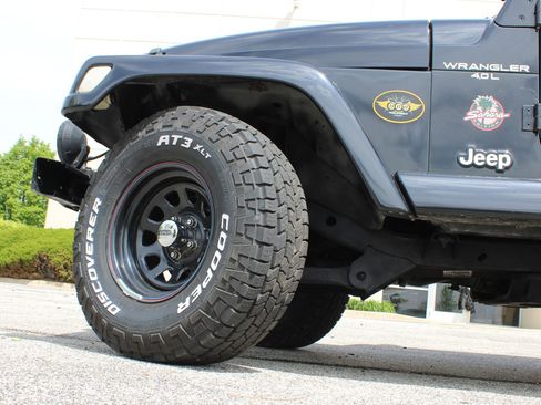 Used 2001 Jeep Wrangler Sahara AWD/4WD image 27