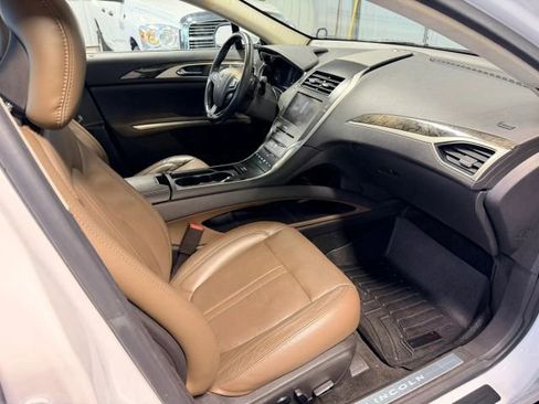 Used 2013 Lincoln MKZ image 12