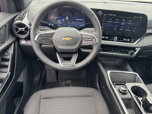 New 2026 Chevrolet Equinox LT w/ LPO, Floor Liner Package image 18