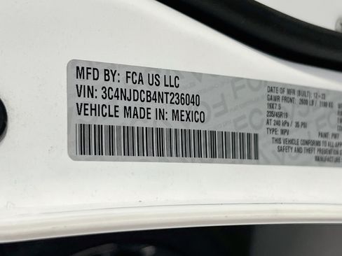 Used 2022 Jeep Compass High Altitude AWD/4WD image 31