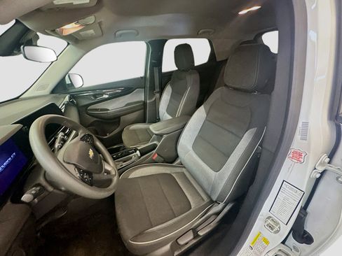 Used 2025 Chevrolet TrailBlazer LT AWD/4WD image 13