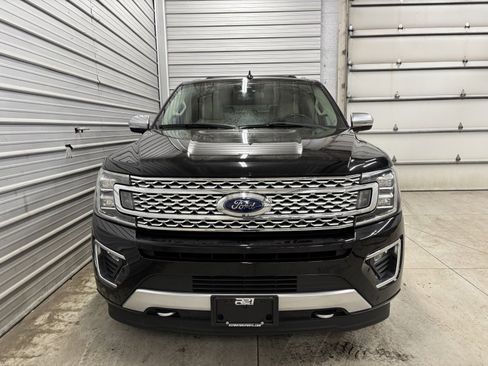 Used 2019 Ford Expedition Platinum image 2